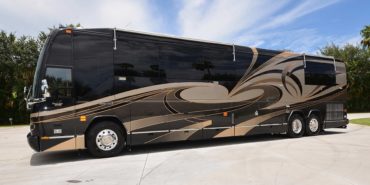 2006 Elegant Lady 7187-B exterior driver side view of motorcoach on the lot