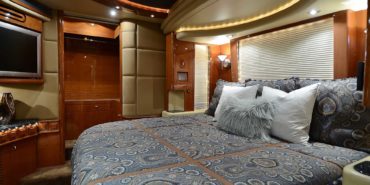 2007 Liberty Coach #M5388 motorcoach interior view of bedroom