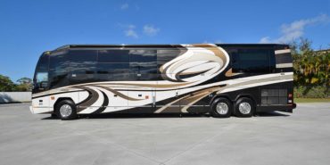 2008 Liberty Coach #M5369 Exterior Left Side in Lot