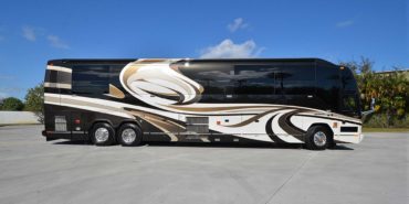 2008 Liberty Coach M5369 Exterior Right Side in Lot